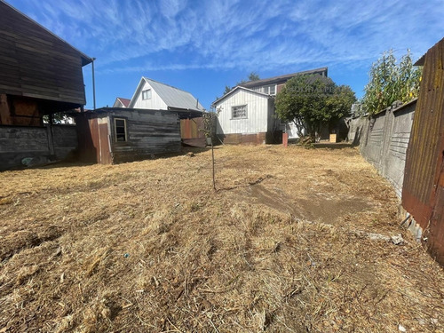 Casa En Venta De 5 Dorm. En Curacautín Calle Tarapacá
