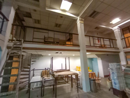 Imagen 12 de 30 de Edificio En Block De 1877 M2 Con Atención Al Público Y Depósito En Alquiler Sin Expensas