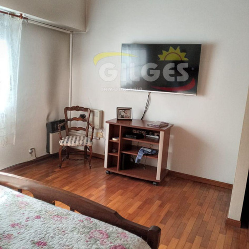 Venta De Casa 6 Amb. Sobre Lote 10x33m² En Haedo