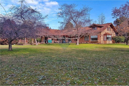 Se Vende Amplia Casa Av. Las Rastras.