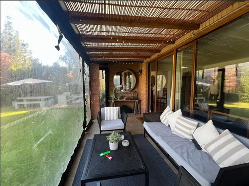 Casa En Venta De 7 Dorm. En Lo Barnechea