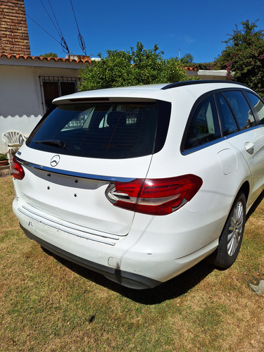 Mercedes Benz Familiar C180