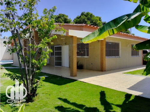 En Venta Casa Con Piscina En Higuerote + Anexo (pe)