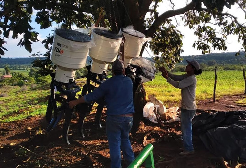 Fertilizadora 3 Surcos Rueda Dentada - Sembradoras Del Bajío