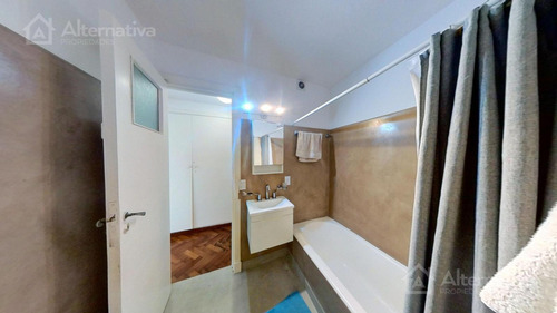 Venta Depto 3 Amb Al Frente En 7mo Piso, Super Luminoso Y Amplio