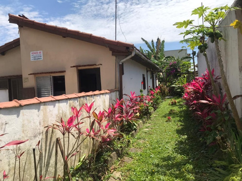 Imagem 4 de 10 de Casa Com 2 Quartos, 3 Banheiros E À 310m Do Mar Em Mongaguá, Sp. Aceita Financiamento Bancário.