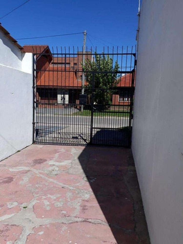 Imagen 5 de 15 de En Venta! Local + 2 Deptos 2 Amb. + Quincho