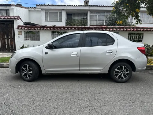 Renault Logan 1.6 Expression / Life +