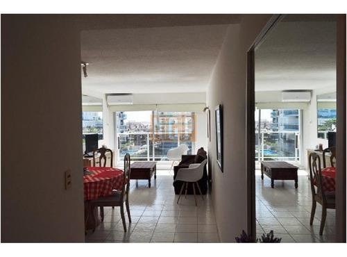 Apartamento Con Todos Los Servicios Buena Rentabilidad- Ref: 18257