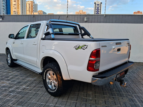 Toyota Hilux 2.7 Srv Cab. Dupla 4x4 Flex Aut. 4p