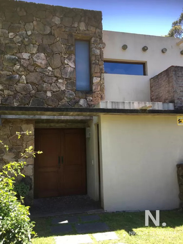 Casa De 3 Dormitorios En Rincon Del Indio, Punta Del Este