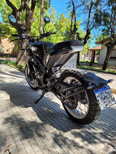 Husqvarna Svartpilen 401