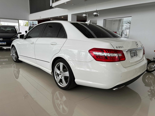 Imagen 3 de 21 de Mercedes-benz Clase E 2.0 E250 Avantgarde Blueefficiency At