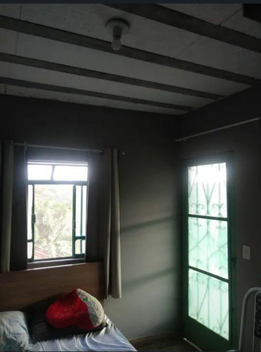 Casa De 02 Quartos E 02 Banheiros.