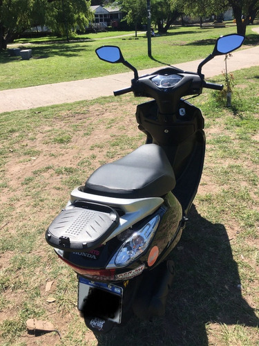 Honda Elite 125 - Modelo 2017 + Baul Shad Sh33