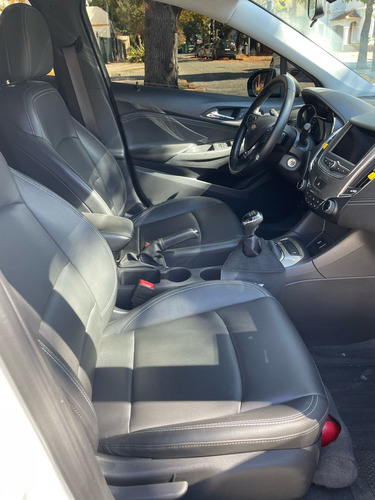 Chevrolet Cruze II 1.4 Sedan Lt
