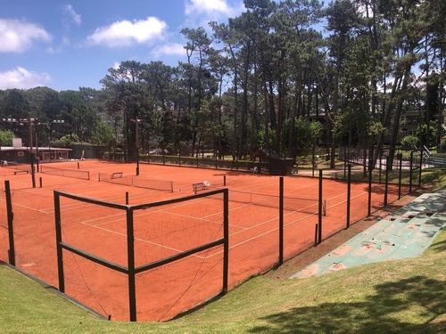 Imagen 12 de 22 de Apartamento De 3 Dormitorios En Complejo Arcobaleno En Punta Del Este Disponible Solo Para Alquiler Anual: Marzo-noviembre 2023