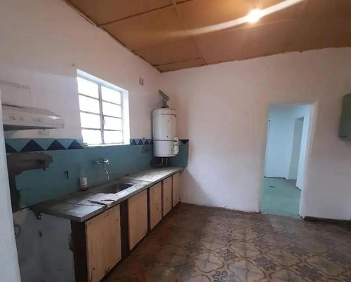Casa En Venta - 2 Dormitorios 1 Baño - Cochera - 400mts2 - Zárate
