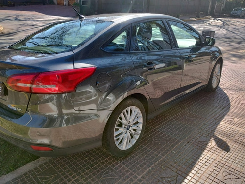 Imagen 6 de 17 de Ford Focus Se Plus At 4ptas 2016 Usado Gris