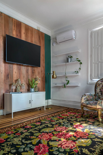 Casona Clásica Remodelada Con Amplio Estudio Y Espacios