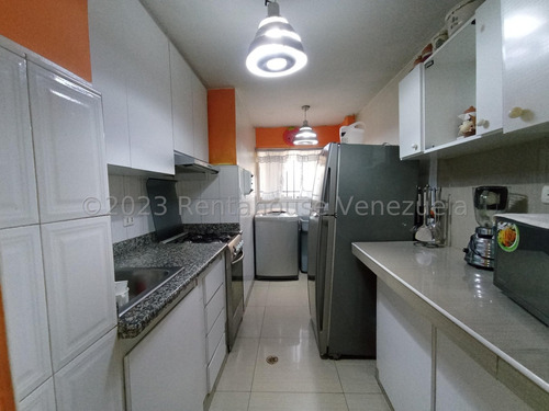 Ecl Cómodo Apto Venta Centro De Maracay 23-25675