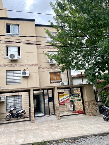 Imagen 2 de 10 de Moron Sur Departamento Venta 1 Ambiente De Categoria Cerca Estacion Escucha Oferta