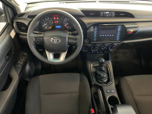Toyota Hilux 2.8 NARROW 4X4 CD 16V DIESEL 4P MANUAL