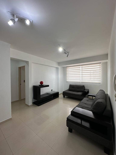 Tibisay Rojas Vende Impecable Apartamento En Urbanizaciòn Los Manos   Cod. 219418