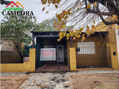 Casa A La Venta En Calle 15 Entre 108 Y 110, Mercedes