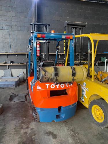 Imagem 5 de 6 de Empilhadeira Toyota Modelo 7fg15 Cap 1,5 Ton Ano 00
