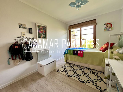 Preciosa Casa 3d + Servicios/ Luis Mattte Larraín