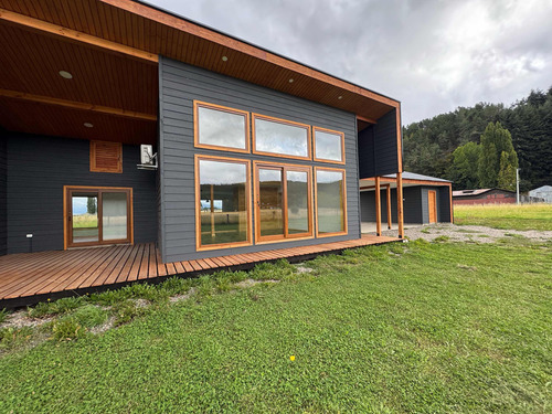 Casa En Venta Coyhaique 3 Dormitorios 3 Baños