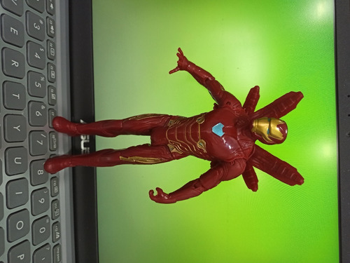 Muñeco Iroman Articulado Figura Con Luz Colección Marvel