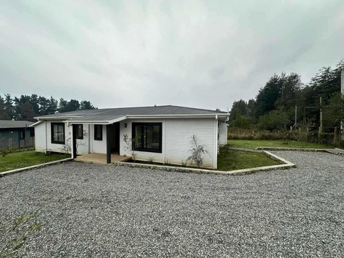 Casa En Arriendo A 5 Minutos Centro De Pucón (97123)