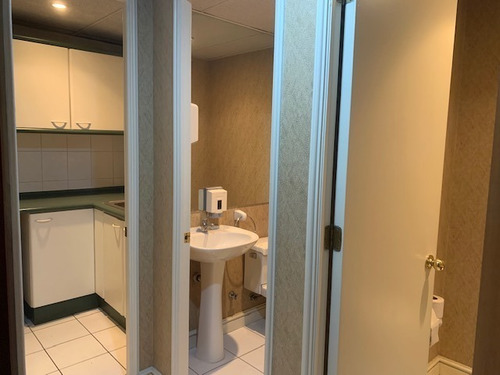 Imagen 11 de 14 de Amplia Oficina En Venta O Arriendo Ubicada En Providencia,