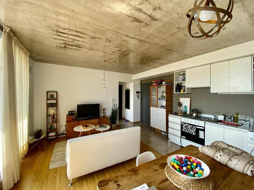 Venta- Departamento Un Dormitorio- Balcón- Macrocentro- 27 De Febrero E Italia