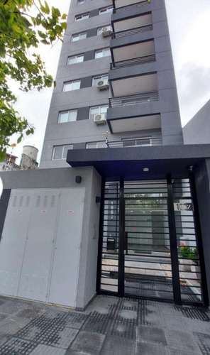 Imagen 1 de 15 de Departamento De 3 Ambientes A Estrenar En El Centro De Lanus!!!