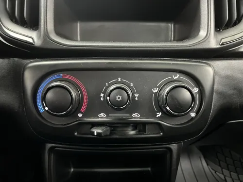 RAM 700 1.3L CS SLT MT