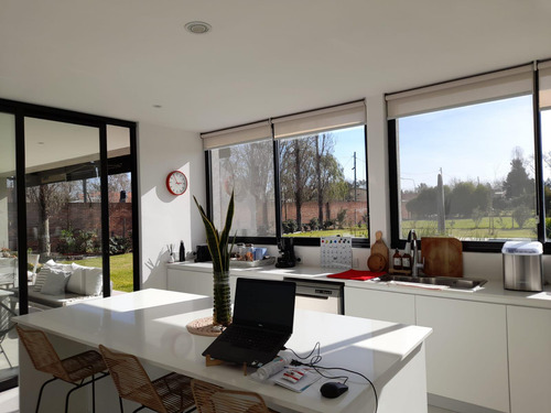 Casa En Venta Buenos Aires Golf, Bella Vista