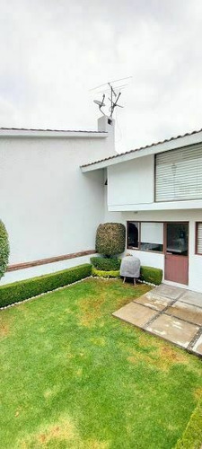 Imagen 2 de 30 de Venta De Casa En Condominio Con Jardín Cerca Del Ángeles Del