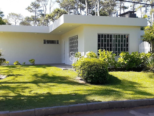Casa En San Rafael, Buena Construcción- Ref: 24311