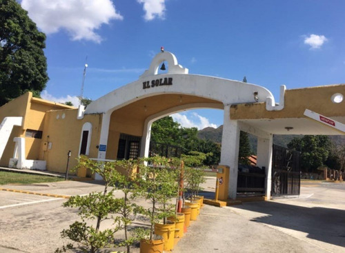 Alquilo Casa Urbanizacion El Sola,r Guataparo,3hab+servicio 2500mt2 Terreno, 390 Construccion  