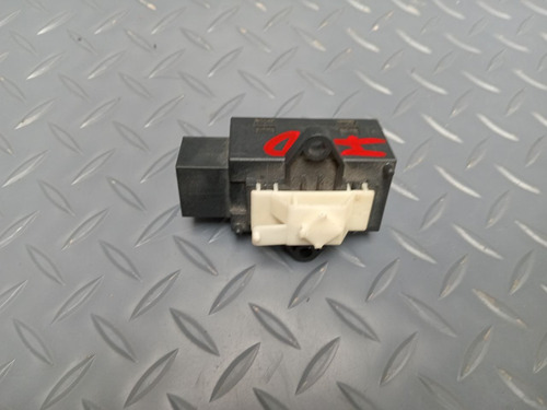Modulo De Relay Calefaccion Delantero Izquierdo Bora 06-10 (Usado)