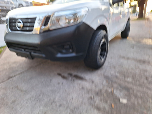 Nissan NP300 2.5 Doble Cabina S Aa Pack Seg Mt