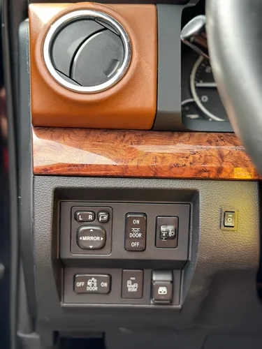 Toyota Tundra 5.7 Crewmax Platinum
