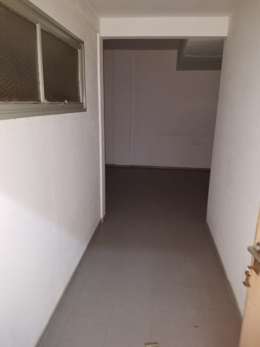 Imagen 4 de 7 de Echeverria 2400 Oficina Deposito Consultorio Venta