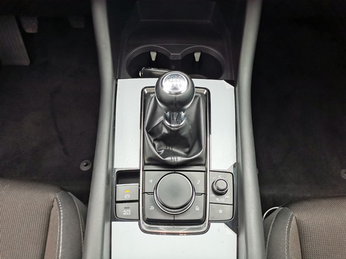 Imagen 7 de 14 de Mazda 3 Sedan Sport 7695