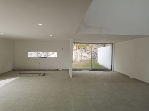 Residencia De Autor En Real De Juriquilla, Terreno 412 M2, Doble Altura, Ctoserv