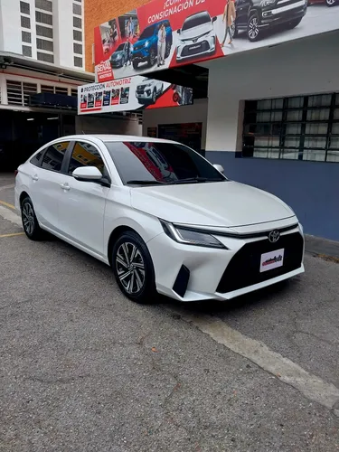 Toyota Yaris E 2024