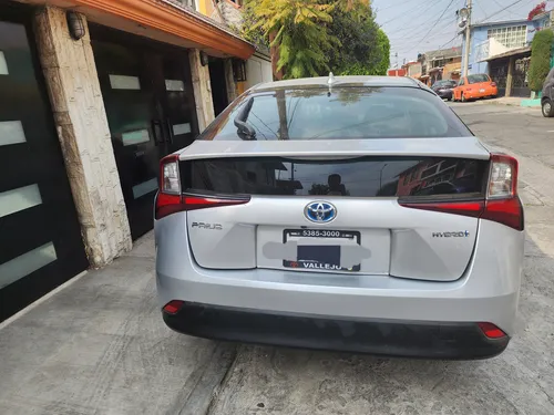 Toyota Prius 1.8 Base Cvt